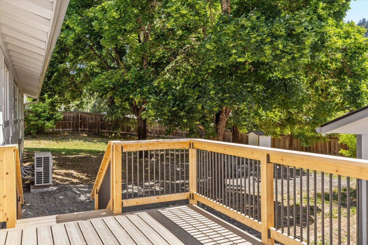 Lloyelen Acres - Residential