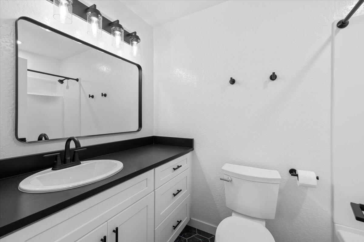 Lloyelen Acres - Residential