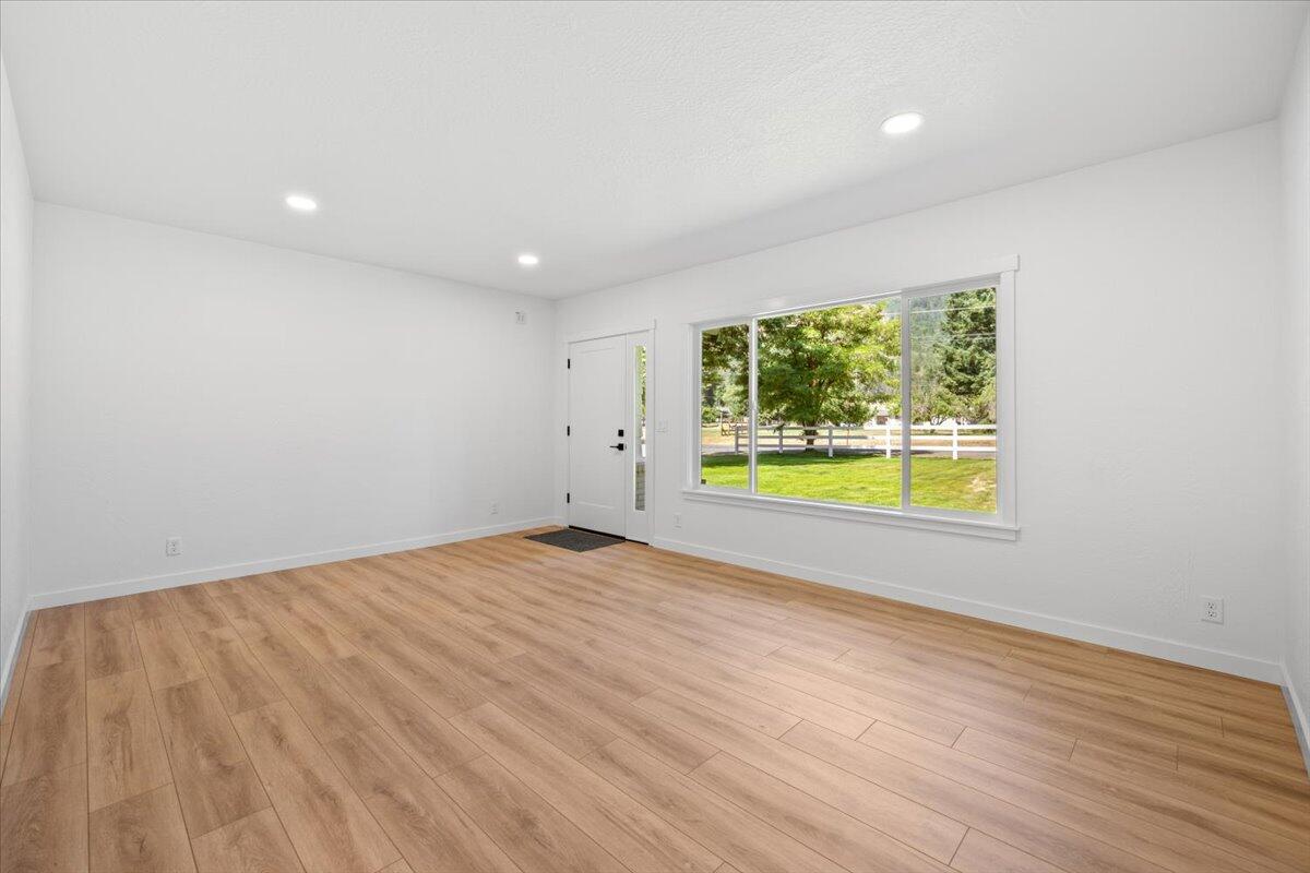 Lloyelen Acres - Residential