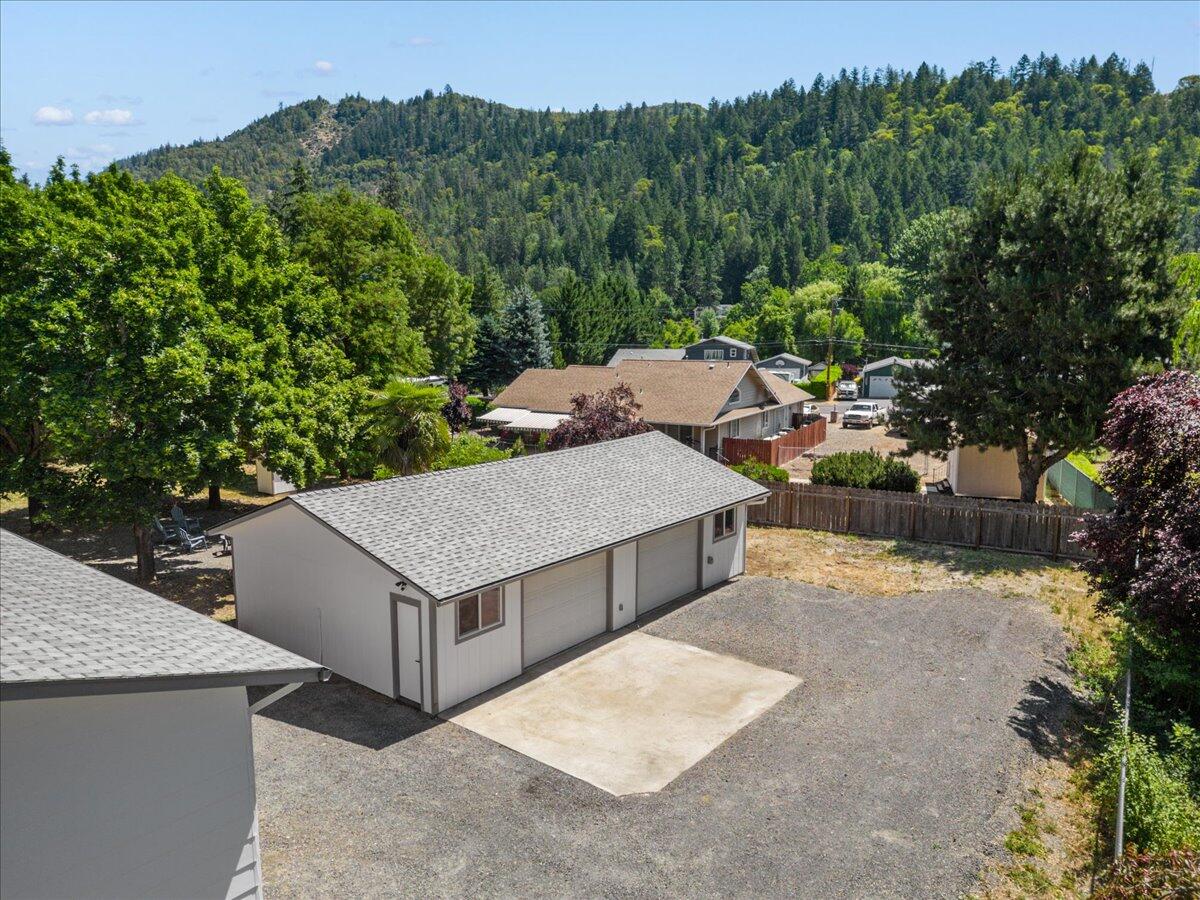 Lloyelen Acres - Residential