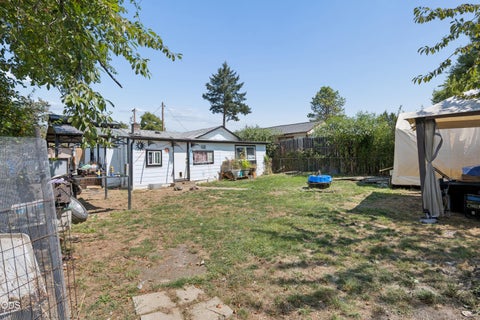 Photo of 844 NE Johnson Street, Myrtle Creek, OR 97457 (MLS # 220229748)
