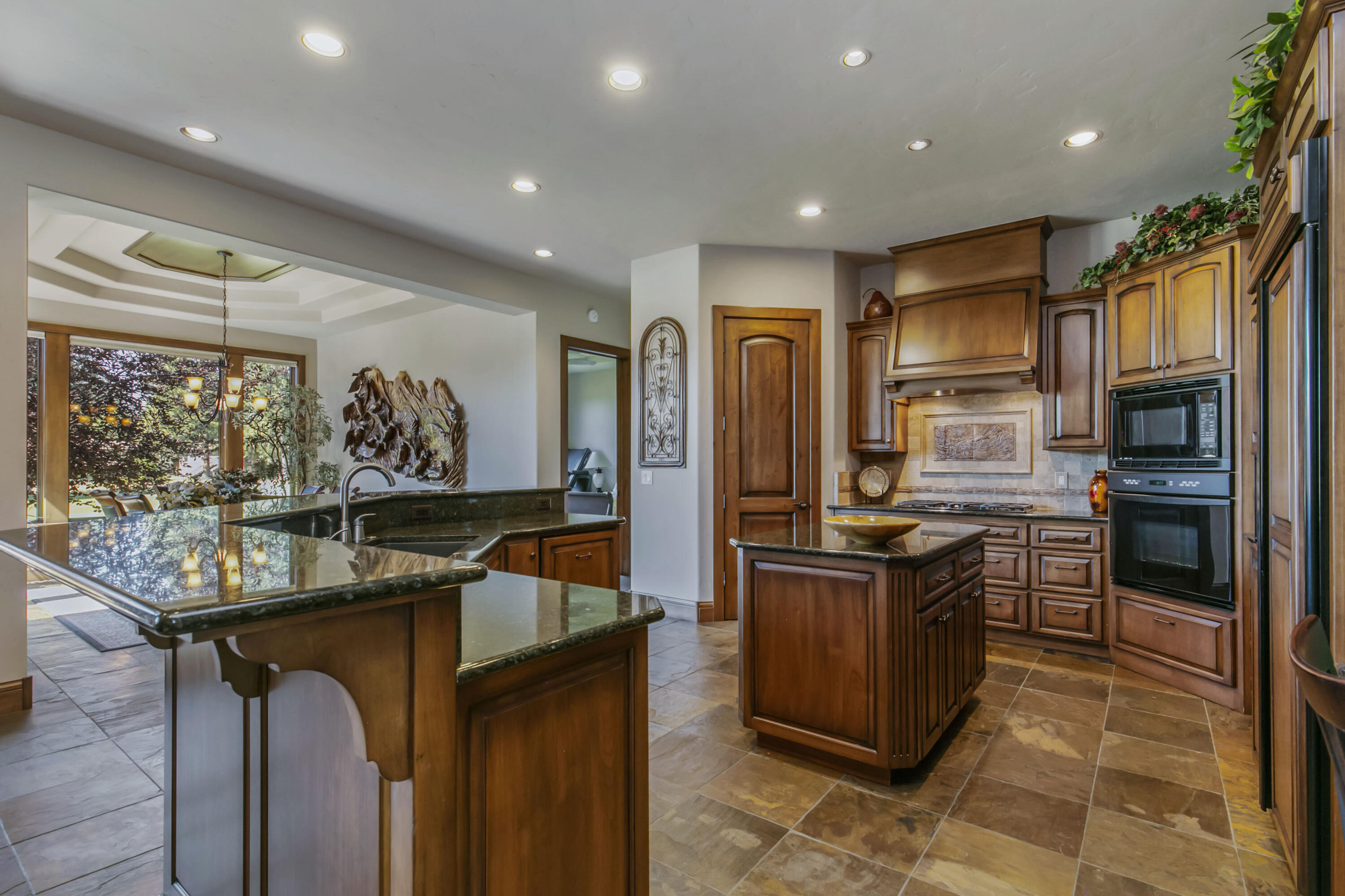 Broken Top - Residential