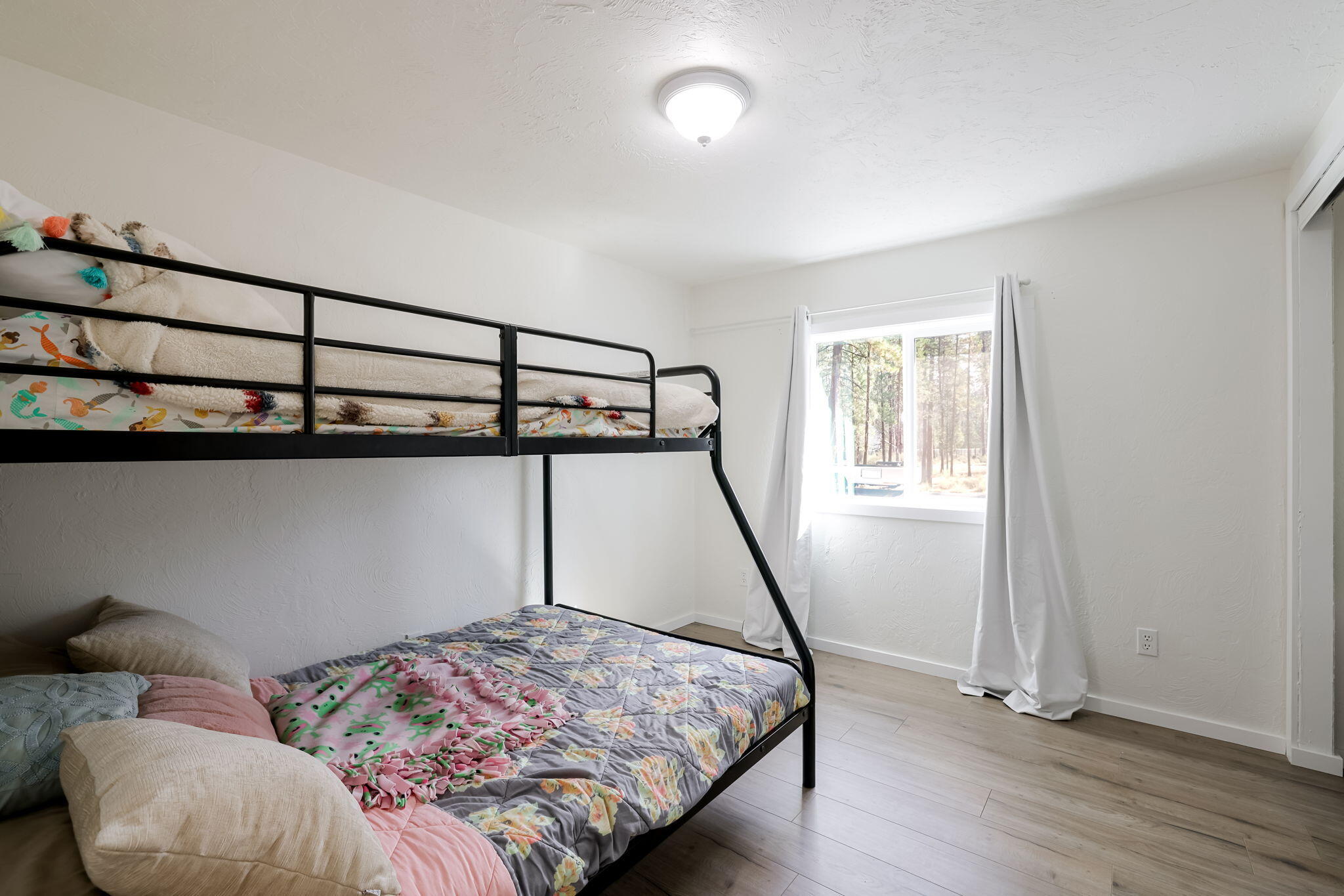 Wagon Trail Acreages - Residential