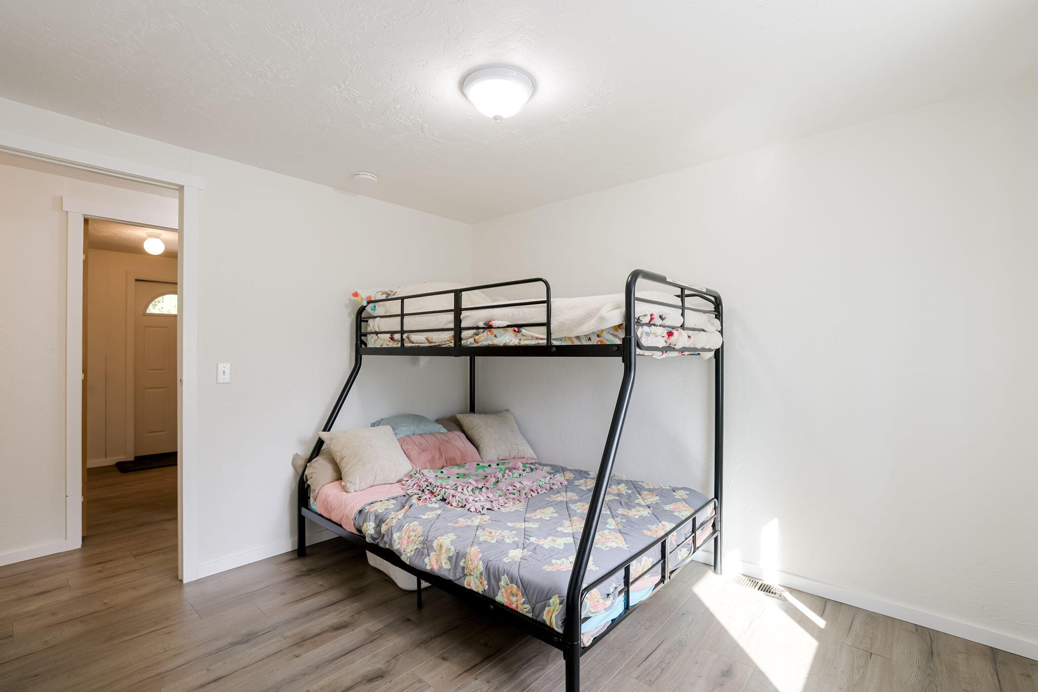 Wagon Trail Acreages - Residential