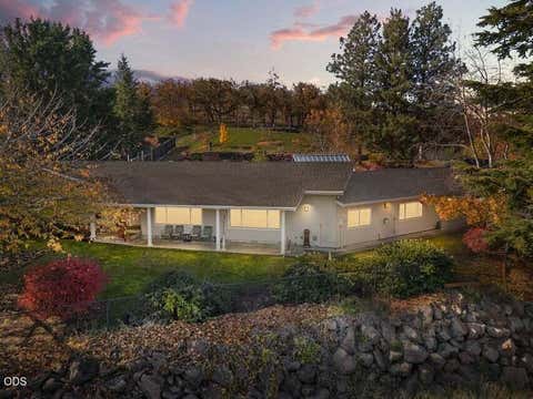 Tiny photo for 2820 David Lane, Medford, OR 97504 (MLS # 220223391)