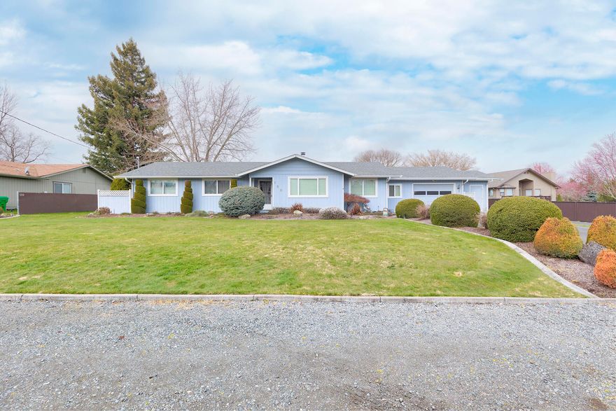 Come home to this Gem. Home is located on nicely landscaped 0.48 acres with deeded access to the Rogue River in a quiet neighborhood.