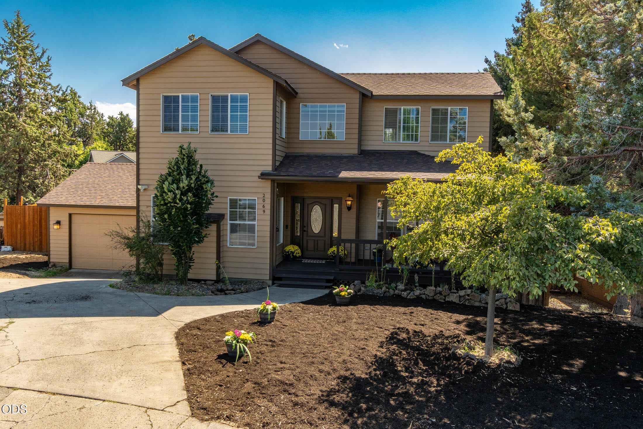 2069 NE Hollow Tree Lane