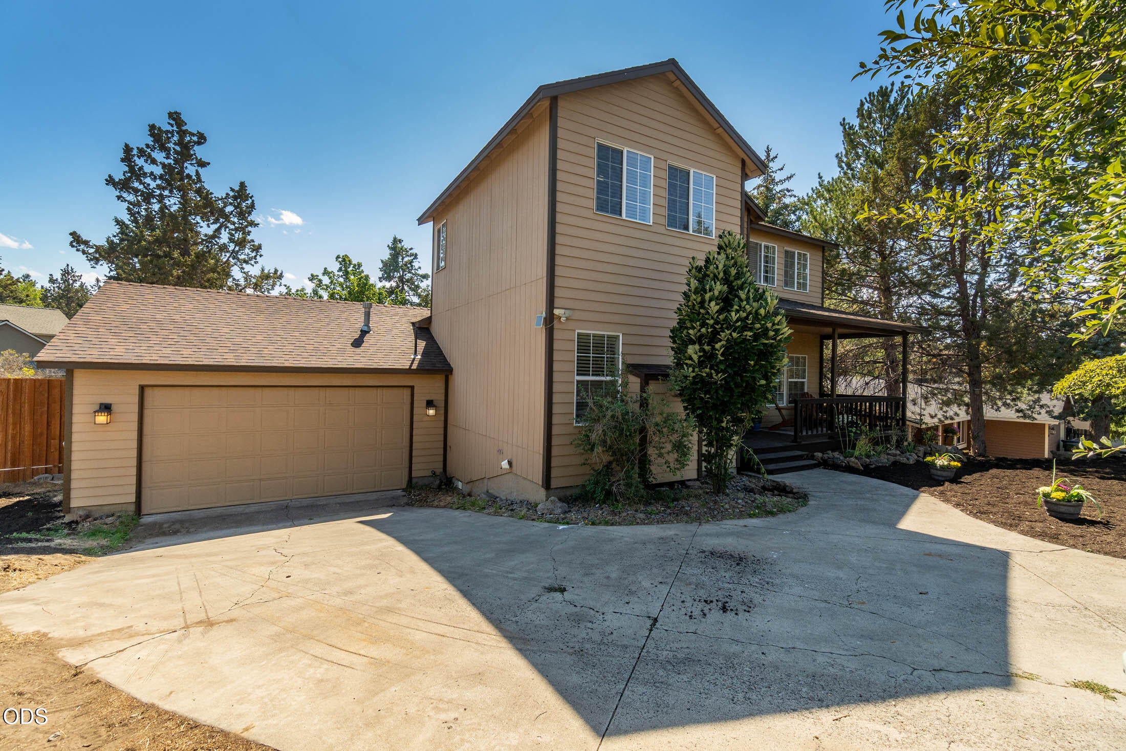 2069 NE Hollow Tree Lane