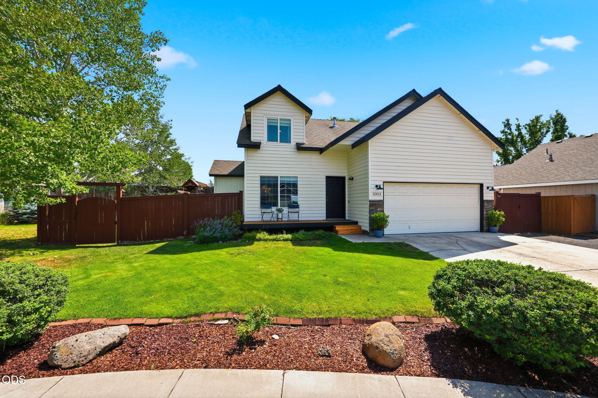 3353 NE Collier Court