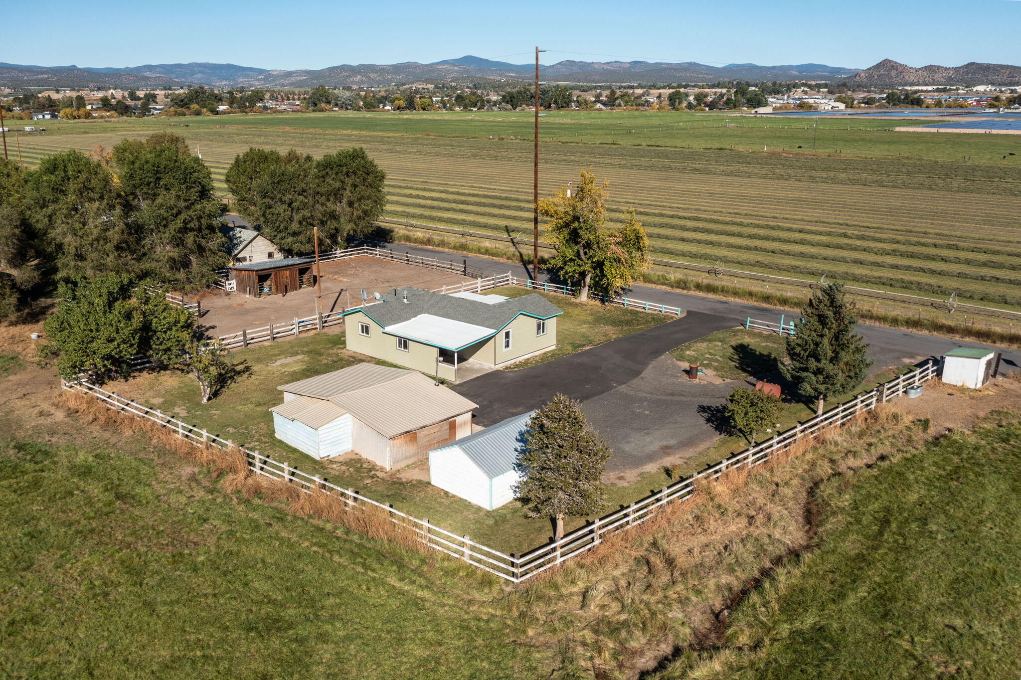 3360 NW Rimrock Acres Loop