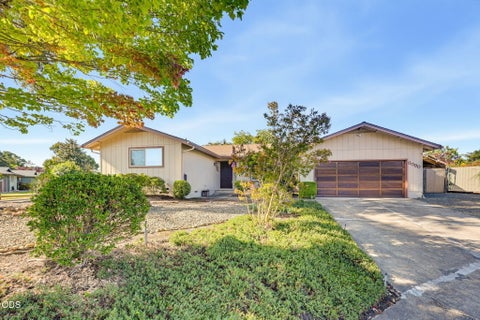 Photo of 6090 Rock Way, Central Point, OR 97502 (MLS # 220228868)