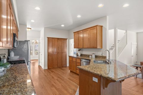 Tiny photo for 78 Greenmoor Drive, Eagle Point, OR 97524 (MLS # 220214074)