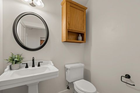 Tiny photo for 78 Greenmoor Drive, Eagle Point, OR 97524 (MLS # 220214074)