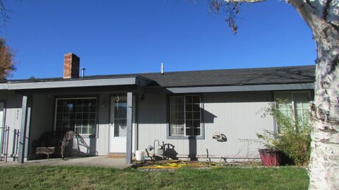Tiny photo for 4511 Sturdivant Avenue, Klamath Falls, OR 97603 (MLS # 220211185)