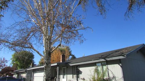 Tiny photo for 4511 Sturdivant Avenue, Klamath Falls, OR 97603 (MLS # 220211185)