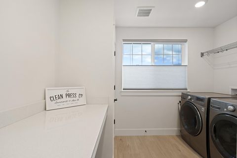 Tiny photo for 60915 SE Epic Place, Bend, OR 97702 (MLS # 220212109)