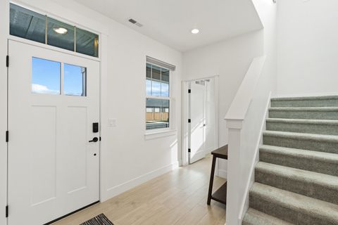 Tiny photo for 60915 SE Epic Place, Bend, OR 97702 (MLS # 220212109)