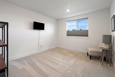 Tiny photo for 60915 SE Epic Place, Bend, OR 97702 (MLS # 220212109)