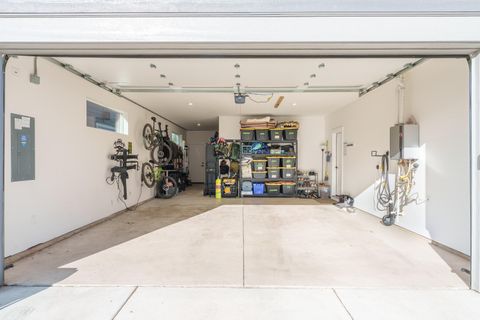 Tiny photo for 60915 SE Epic Place, Bend, OR 97702 (MLS # 220212109)