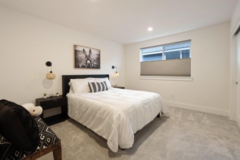 Tiny photo for 60915 SE Epic Place, Bend, OR 97702 (MLS # 220212109)