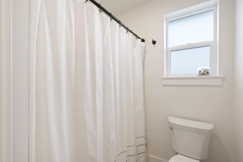 Tiny photo for 60915 SE Epic Place, Bend, OR 97702 (MLS # 220212109)