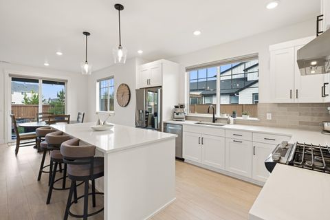 Tiny photo for 60915 SE Epic Place, Bend, OR 97702 (MLS # 220212109)