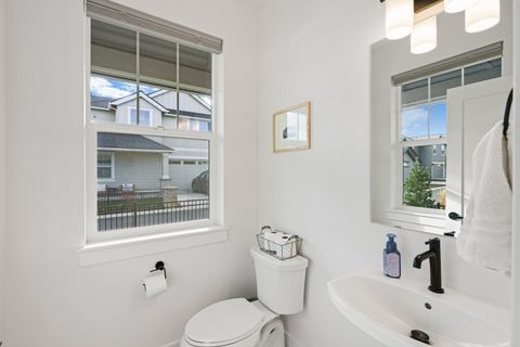 Tiny photo for 60915 SE Epic Place, Bend, OR 97702 (MLS # 220212109)