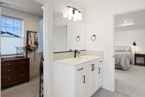 Tiny photo for 60915 SE Epic Place, Bend, OR 97702 (MLS # 220212109)