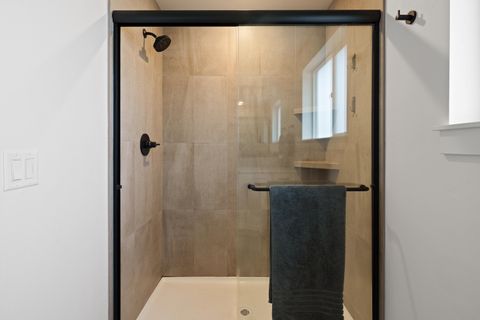 Tiny photo for 60915 SE Epic Place, Bend, OR 97702 (MLS # 220212109)