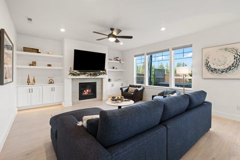 Tiny photo for 60915 SE Epic Place, Bend, OR 97702 (MLS # 220212109)