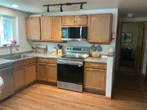 Tiny photo for 51829 Pine Loop Drive, La Pine, OR 97739 (MLS # 220221915)
