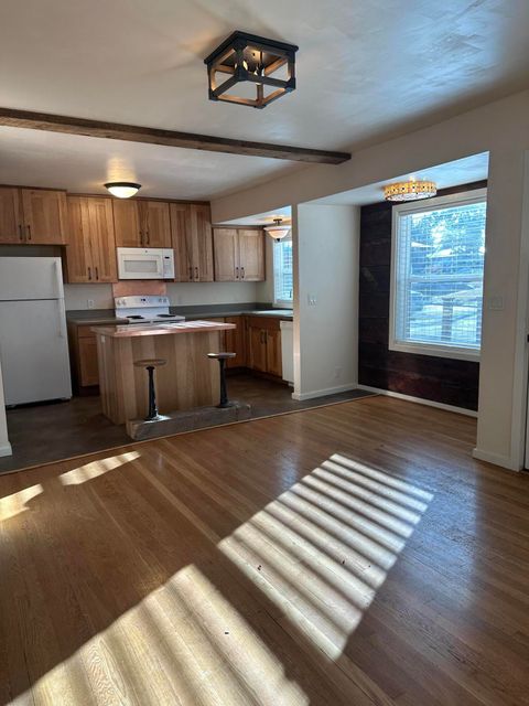 Tiny photo for 558 NE Lafayette Avenue, Bend, OR 97701 (MLS # 220217414)