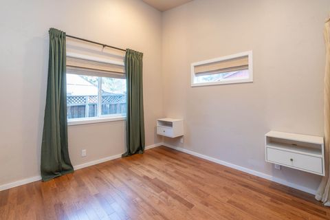 Tiny photo for 558 NE Lafayette Avenue, Bend, OR 97701 (MLS # 220217414)