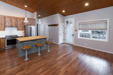 Tiny photo for 558 NE Lafayette Avenue, Bend, OR 97701 (MLS # 220217414)