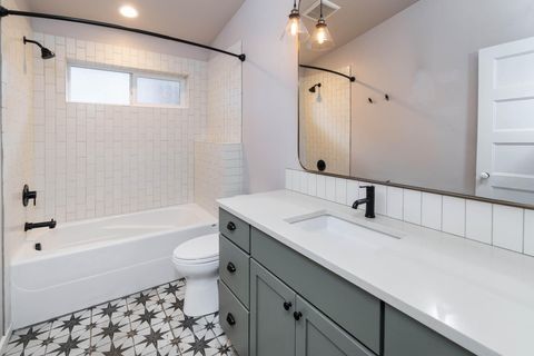 Tiny photo for 558 NE Lafayette Avenue, Bend, OR 97701 (MLS # 220217414)