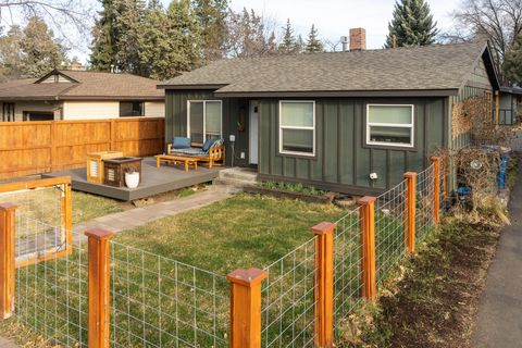 Tiny photo for 558 NE Lafayette Avenue, Bend, OR 97701 (MLS # 220217414)