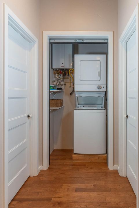 Tiny photo for 558 NE Lafayette Avenue, Bend, OR 97701 (MLS # 220217414)