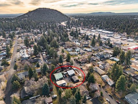 Tiny photo for 558 NE Lafayette Avenue, Bend, OR 97701 (MLS # 220217414)