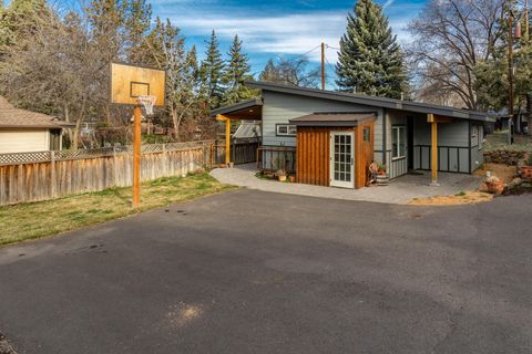 Tiny photo for 558 NE Lafayette Avenue, Bend, OR 97701 (MLS # 220217414)
