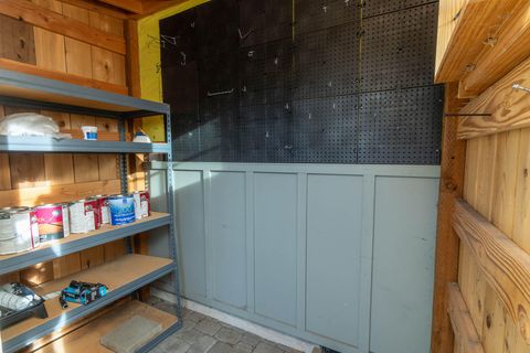 Tiny photo for 558 NE Lafayette Avenue, Bend, OR 97701 (MLS # 220217414)