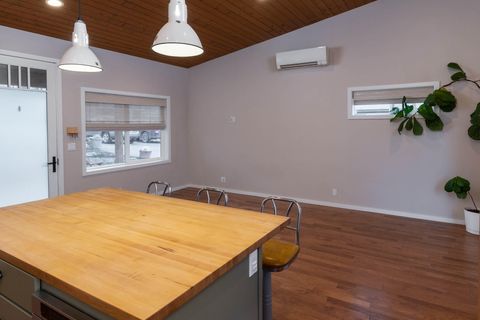 Tiny photo for 558 NE Lafayette Avenue, Bend, OR 97701 (MLS # 220217414)