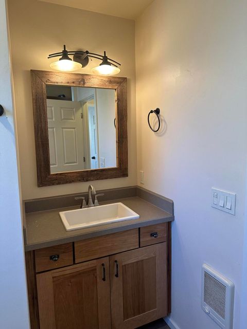 Tiny photo for 558 NE Lafayette Avenue, Bend, OR 97701 (MLS # 220217414)