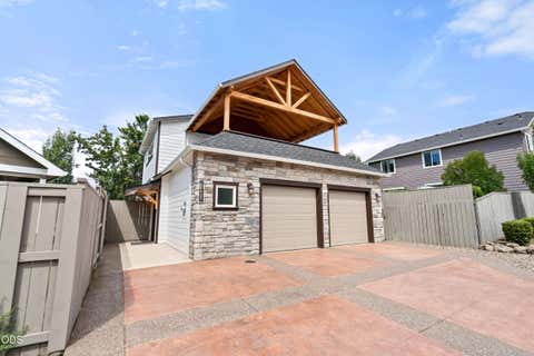 Photo of 1184 Rutherford Drive, Medford, OR 97504 (MLS # 220226317)