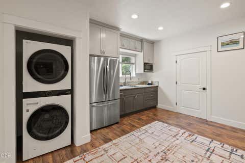 Tiny photo for 1184 Rutherford Drive, Medford, OR 97504 (MLS # 220226317)