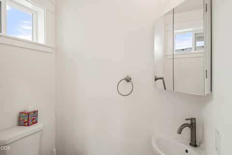 Tiny photo for 1184 Rutherford Drive, Medford, OR 97504 (MLS # 220226317)
