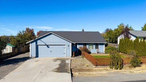 Photo of 401 E Metolius Street, Culver, OR 97734 (MLS # 220229830)