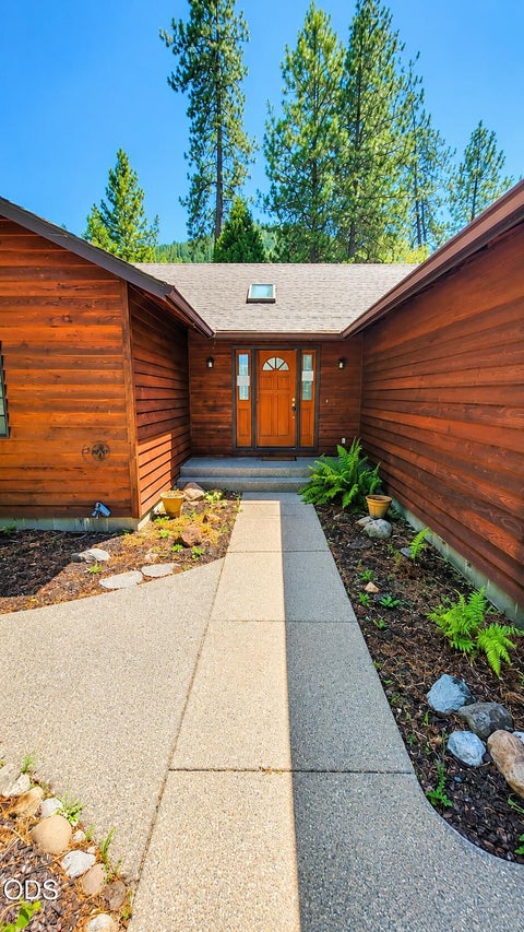 Tiny photo for 220 Osprey Glen Lane, Grants Pass, OR 97526 (MLS # 220223520)