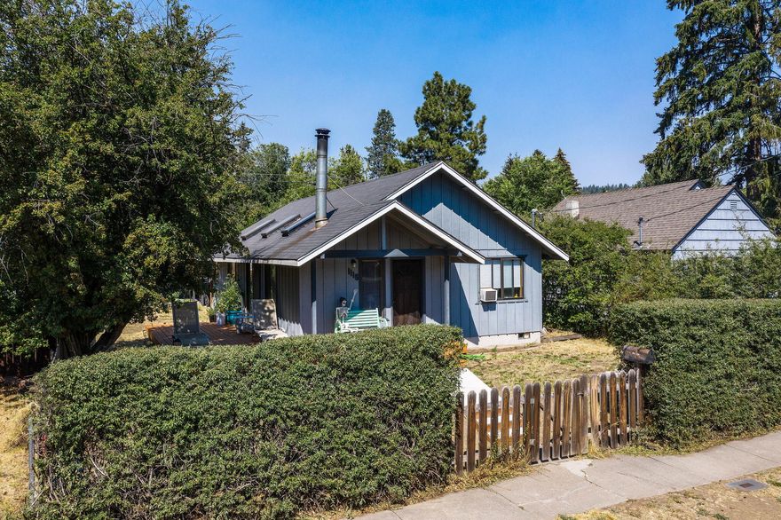 Cozy and quaint home in one of Bend's most sought after spots. Vaulted ceilings in the main living space and front bedroom make this home seem much larger. Southern exposure makes for naturally bright and light living. This Highly desirable westside location in the heart of Bend is just one block from Harmon Park and Mirror Pond. A short walk to the footbridge takes you to the concerts in Drake Park and Downtown Bend. Head south on foot, 3 blocks from 10 Barrel Brewing, BOSA, Sunriver Brewing and all that Galveston has to offer. Close to Newport Market, Chow, Spork and two of Bend's Magnet schools, Highland and Westside Village. Enjoy the Central Oregon community and lifestyle within minutes from this charming neighborhood. Bend celebrates every season with family-friendly festivals, local artisan and farmers markets, running and riding, skiing and boarding! Plenty of room to add a garage and ADU! Huge potential on this lot. Bring your ideas and adventure to this precious gem in Bend.