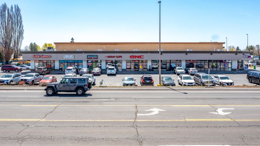 3,515 SF retail space, anchored by a high-performing Safeway store. Top 4% Safeway nationwide with over 1.2 million visits per Palcer.ai. Excellent synergy with current tenant lineup including Metro by T-Mobile, GNC, Great Clips, Little Cesars, and more. Strong visibility and parking with 42 dedicated parking spaces. New capital improvement including newly rolled roof, paint, and landscaping. Excellent frontage on 6th Street - one of the busiest thoroughfares in the trade area.