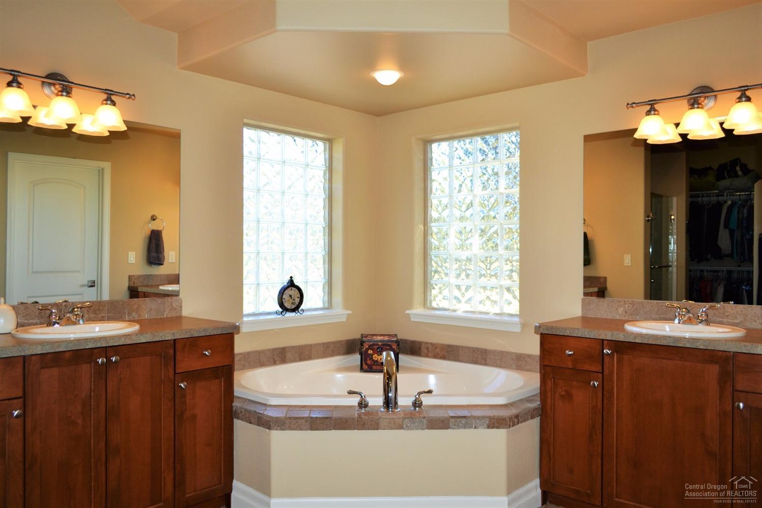 Eagle Crest - Residential